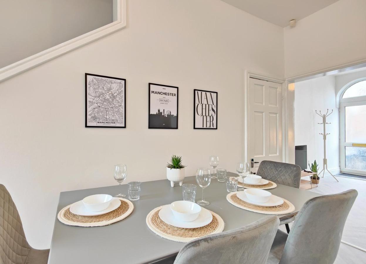 Stott House - Bright Spacious Townhouse 15 Minutes To Central Manchester With Free Parking Villa Bagian luar foto